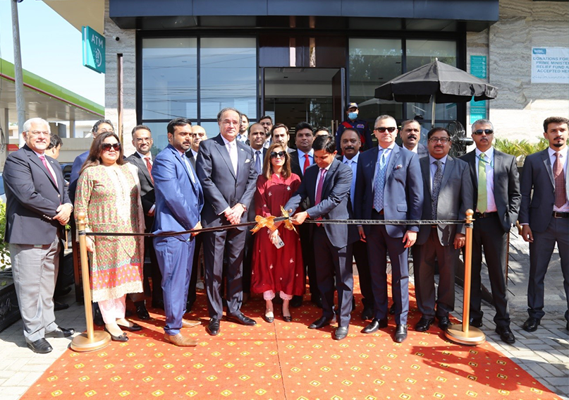 HBL News And Media Hbl Inaugurated Prestige Lounge In Rahim Yar Khan